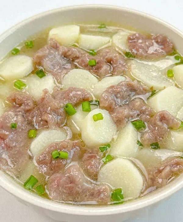 冬日暖心汤做法(8道家常美味食谱：暖心汤品与鲜香小炒做法大全)