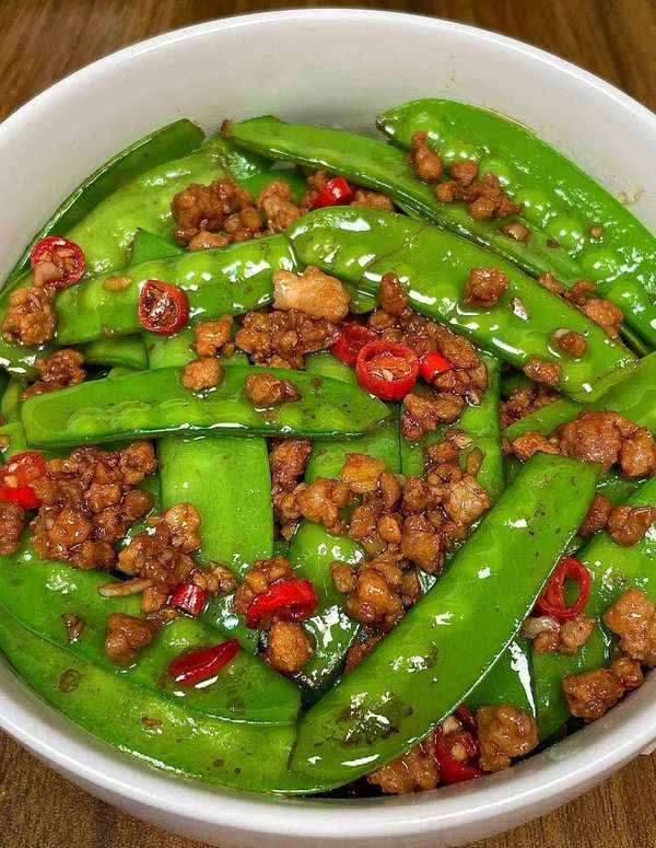 减脂家常食谱一日三餐(减脂家常食谱，7天美味与低卡兼顾)