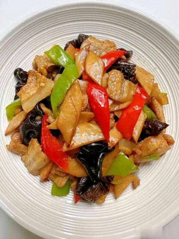 补气养血食疗的食谱(8道补气养血家常食谱，吃出红润好气色)