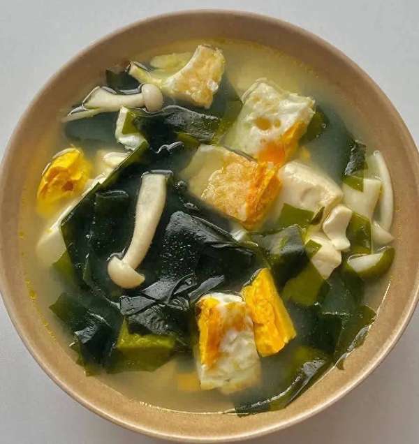 冬天皮肤干燥吃啥润燥(干燥季润燥不用愁！9道平价家常食谱，简单好做又养人)