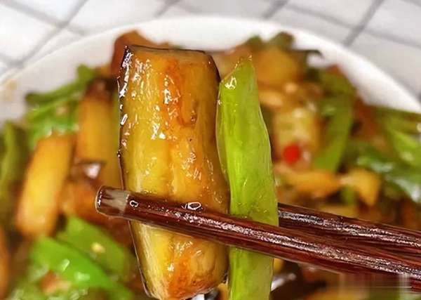 压箱底家常菜谱！0基础茄子烧土豆教程，解馋下饭嘎嘎好吃