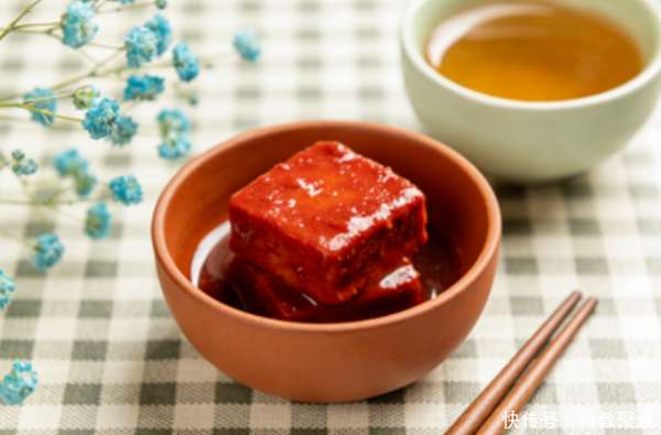 64岁大叔天天吃腐乳，半年后检查，医生愣住了：你干了啥