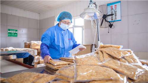 长兴岛冰糖葫芦(长兴岛小葫芦“圈粉”全球味蕾！一根调味条，撬动海外20国市场)