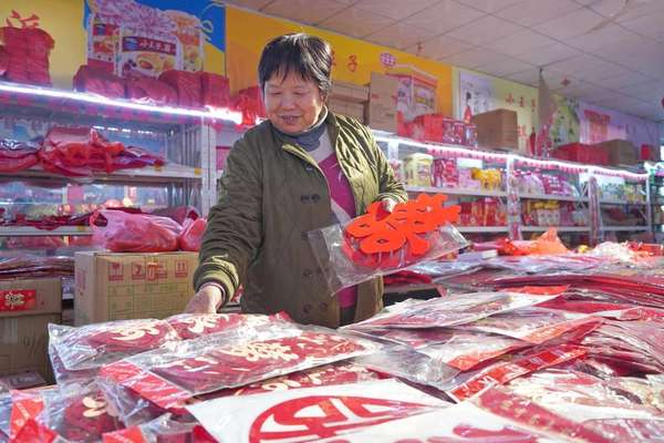 从街头走到街尾的歌曲(从街角到地标，喜铺“首店”的突围路)