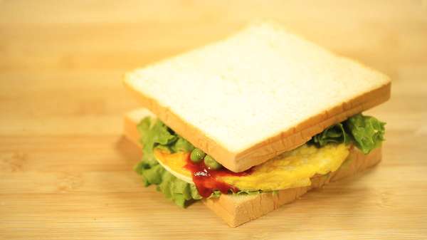 【步骤图】旅行青蛙食谱｜20☘️巨石三明治的家常做法