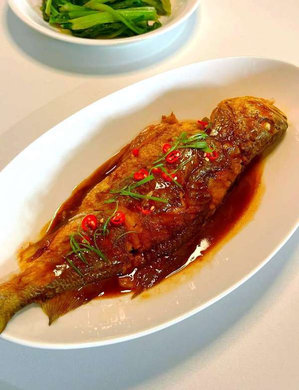 冬天吃什么鱼最补身体(冬天最该吃的4种鱼！常吃补脑强免疫，家常做法简单又美味)