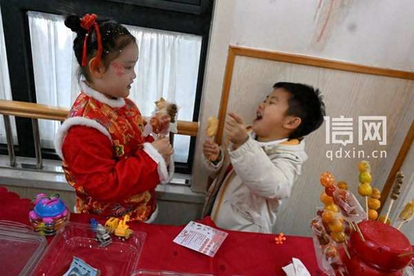 即墨区皋虞路幼儿园(即墨皋虞路幼儿园里办“年货大集”萌娃沉浸式体验中国年)