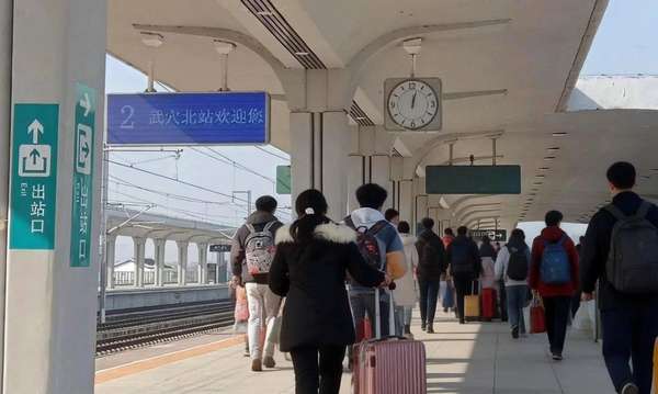 杀猪干塘的习俗(干塘、杀猪、蒸年粑……武穴的春节是从烟火气里“忙”出来的)