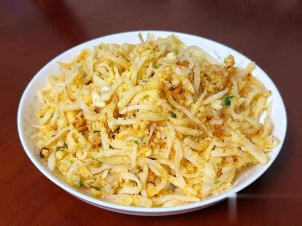 蒸萝卜丝麦饭：简单美味又健康的家常食谱