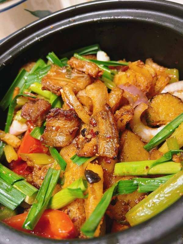 过年腌制腊鱼(过年馋腊味？腊肉腊鱼家常食谱教程，简单几步就能做)