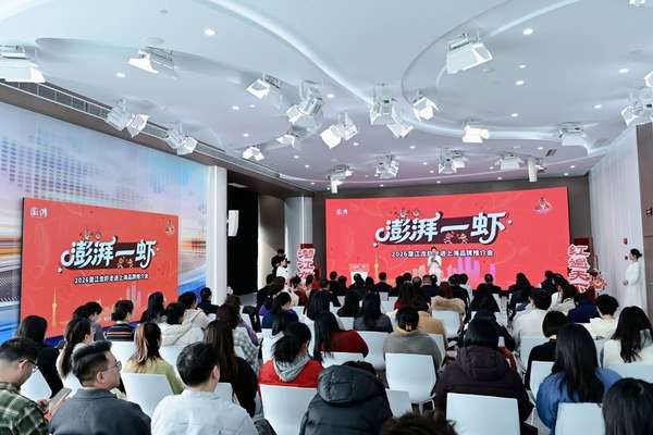 潜江冬捕第一笼虾(一笼鲜活潜江冬虾，为何沸腾了上海滩？)