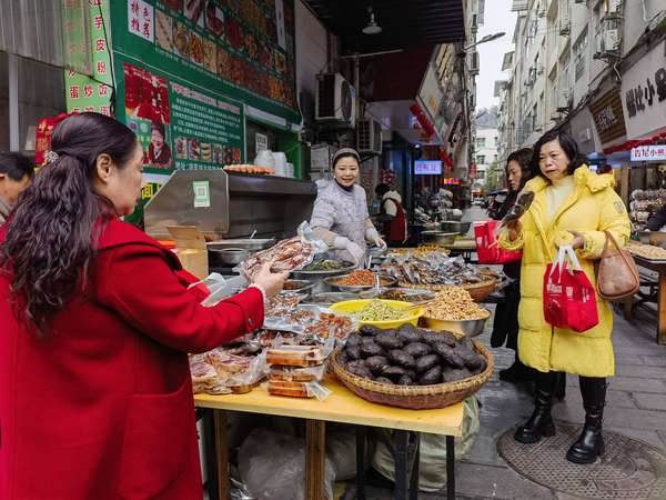 年味渐浓完整版(年味儿渐浓腊货飘香——建始腊货产销两旺)