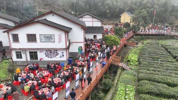 江西神山村：百桌村宴十年新颜