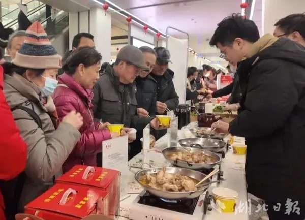 新洲：火锅、鸡汤“遇”百草新洲这里药膳扑香