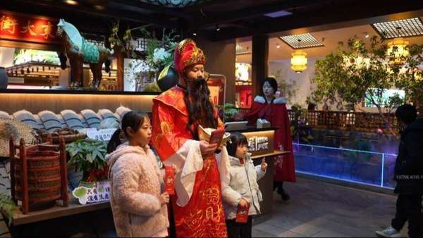 江西赣州：年夜饭预订火热文化味仪式感十足