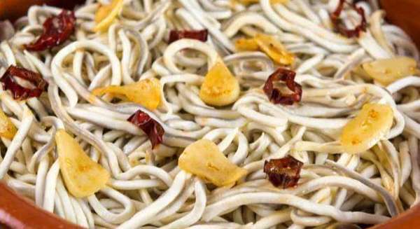 太好吃了西班牙语(太好吃，快被吃没了！西班牙大厨与政府联手终结鳗鱼消费)