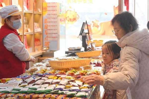 稻香村红红火火礼盒(图记｜北京稻香村红红火火的糕点匣子，年味浓浓)