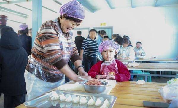 齐齐哈尔建华区春节联欢会(齐齐哈尔市建华区举办新春饺子宴活动)