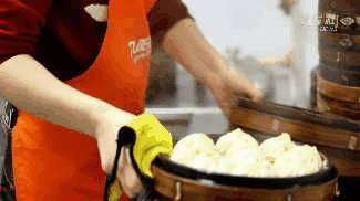 新春走基层｜探西北小店，信心的“开关”就藏在这些细节里……