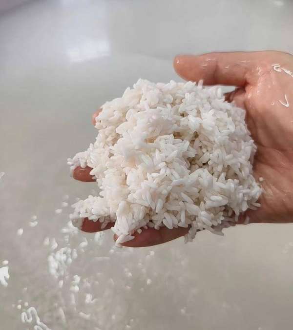 舌尖上的年味粤语(舌尖上的孝南年：一杵一锤打糍粑软糯鲜甜年味浓)