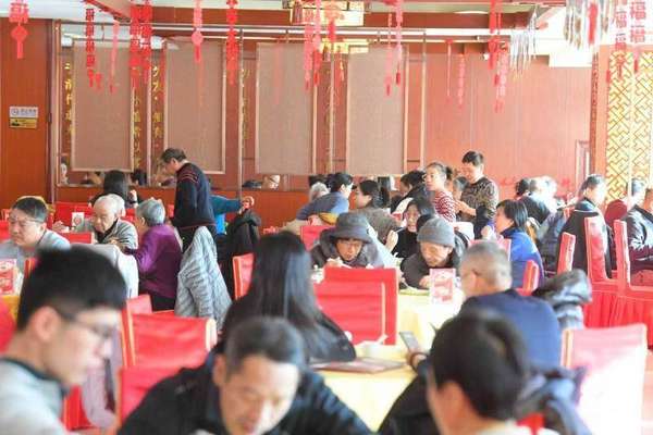 春节北京年夜饭预订(年夜饭预订火爆，北京老字号数字化转型激发消费新活力｜新春消费青观察)