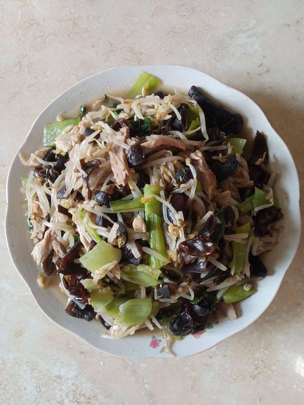 30元搞定一桌菜(30元搞定聚餐大餐！家常菜让同事夸不停)