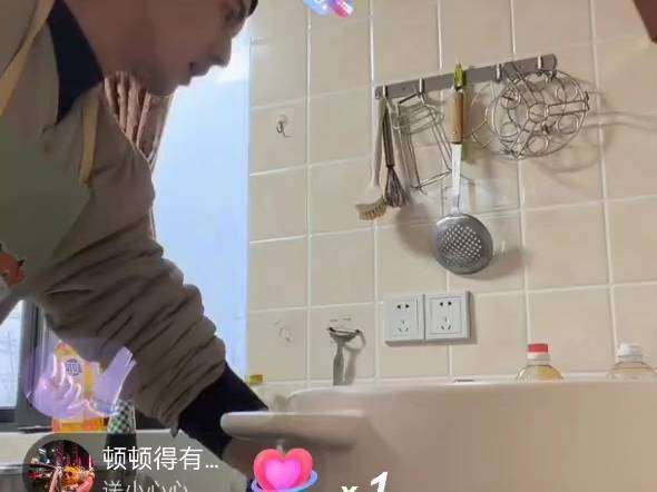 叶祖新1月5号直播回放完整版(叶祖新直播做年夜饭！13道家常菜有手就会，明星同款菜谱大公开)