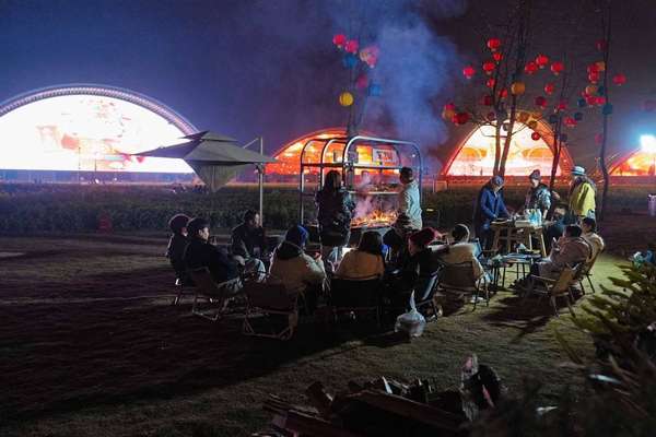 星空为幕，田埂作席！来天府农博园解锁新春“热”体验