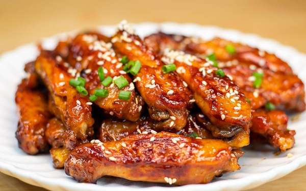 家庭聚餐套餐8-10人套装经济实惠(家庭小聚会8道硬菜百元内搞定，实惠美味家常菜谱)