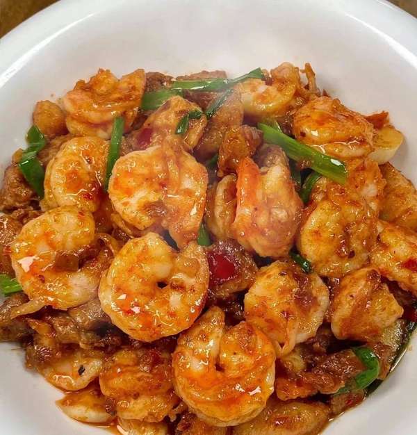 虾仁不要炒了怎么做(虾仁别再白灼啦！教你Q弹鲜香做法，简单好吃停不下来)