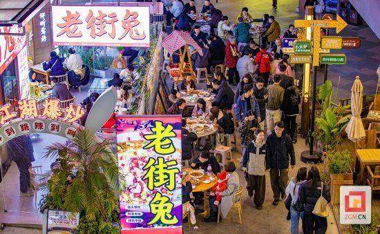 新春走基层服务区的年味盛宴(新春第一线｜年味“食”足！华商国际城春节餐饮人气爆棚)