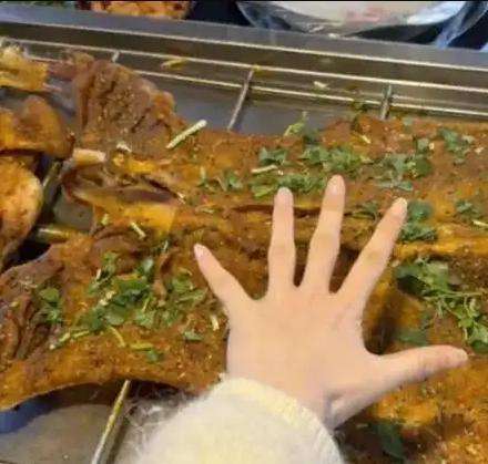 极目锐评丨36斤活羊烤完仅重6.9斤，商家只骗了一位消费者？