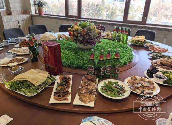 新春走基层年三十(新春走基层｜39年老店里的团圆饭品味九台“三农”发展的硬核底气)