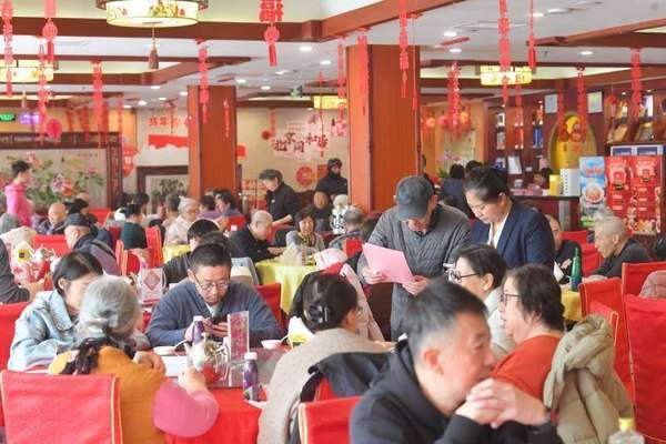 反向过年旅游(反向过年+文旅升温！马年春节京城老字号餐企热力全开)