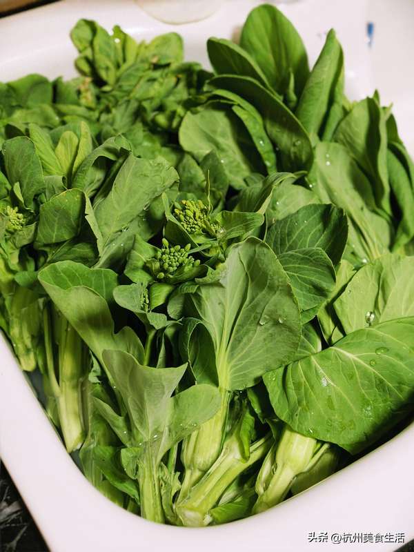 【吃春天】感谢中国好邻居，大年还没过完，头一口春鲜已经吃上了