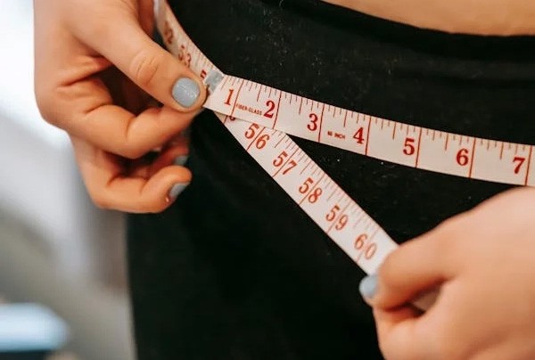 两会关于管理体重的报道(两会关注你的体重了！国家卫健委主任:“体重管理年”首期实施三年)