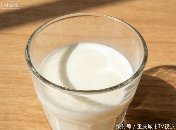 什么时间喝牛奶最好？医生提醒：最好这3个时间段喝，早了解早受益