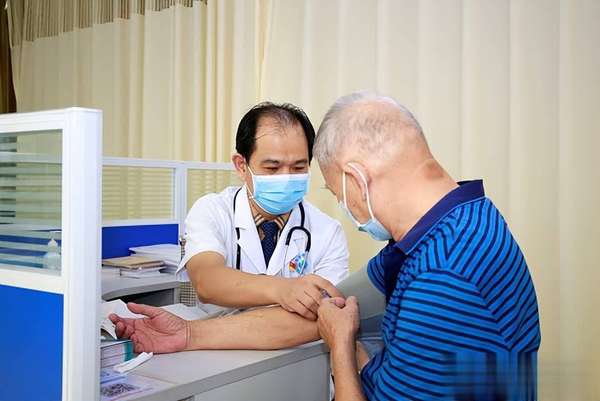 冠心病患者这3大食物千万别碰(医生呼吁：冠心病患者千万别做这8件事，否则害自己)