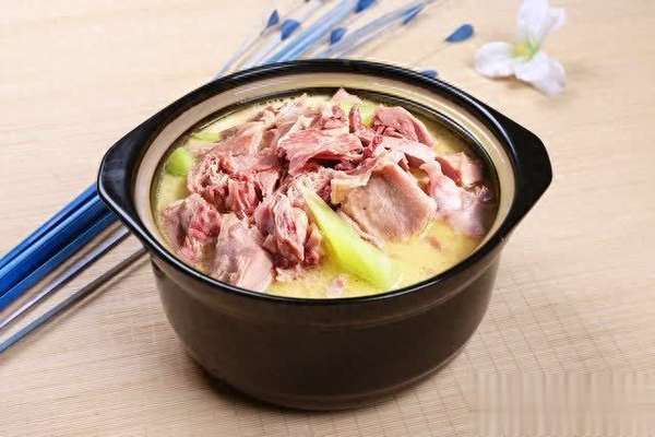 元气复原汤做法(这锅“元气复原汤”，仅用三样料，暖身更暖心)