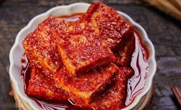 腐乳再次成为关注对象(腐乳成关注焦点！医生提醒吃腐乳务必留意这几点)