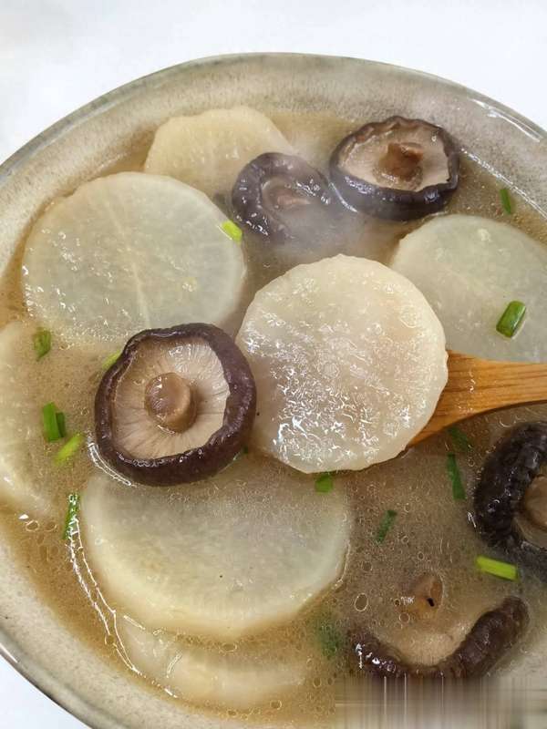 冬燥吃什么可以润燥(冬燥如虎，吃这五样“碱性菜”润燥降火保健康！)