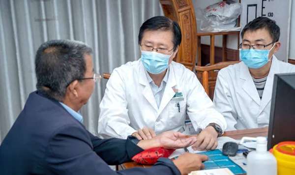 医生给高血压患者的5条忠告(医生忠告：高血压别怕，多吃4种食物，多数人却不知！)