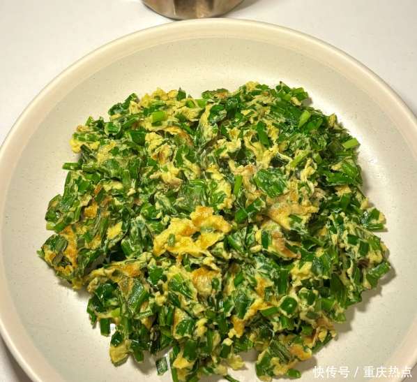 血压高不能吃韭菜吗(血压高不能吃韭菜？医生提示：若想血压稳定，尽量少吃4种素食)