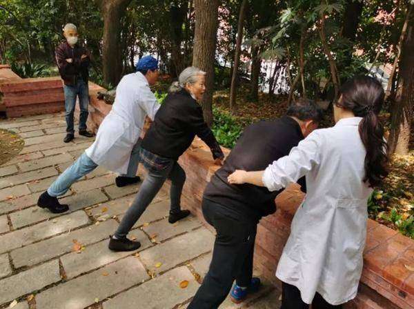 非遗易筋经“牵手”现代医学中西医协同破解帕金森构音难题