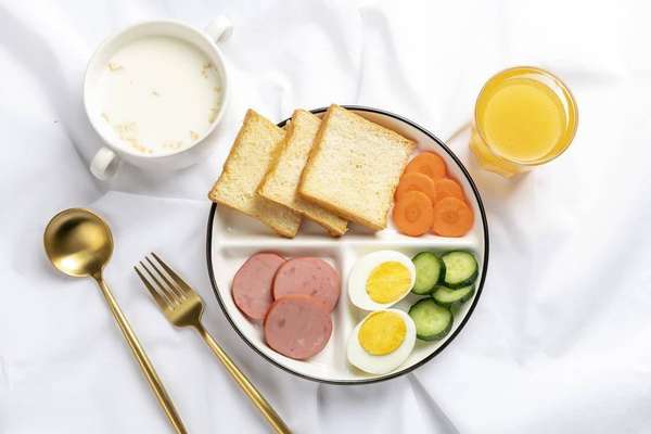 早餐补蛋白很重要，中老年人多吃这3样提高免疫力