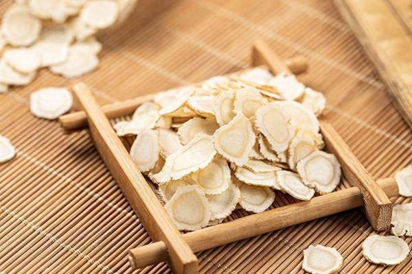 西洋参的“黄金搭档”揪出来了，坚持泡水喝，肝舒坦了，精力也足了