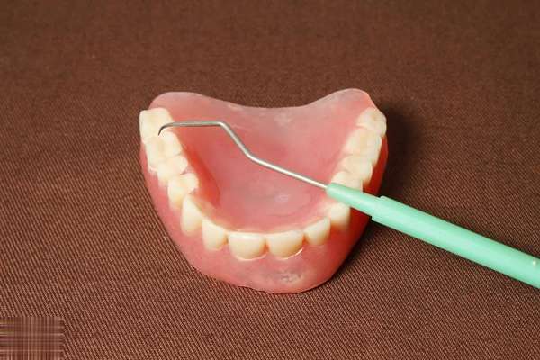 牙齿是糖尿病“报警器”？牙齿有3个问题，血糖或已失控