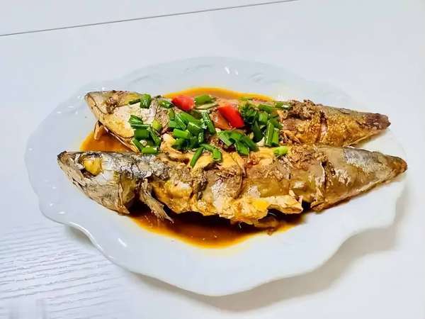 心梗能吃咸鸭蛋吗(咸鸭蛋是心梗“隐患”？医生建议：护心多吃这3物)