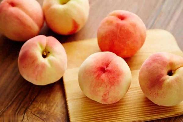 桃子是“天然美容剂”？医生：常吃桃子或有4大益处