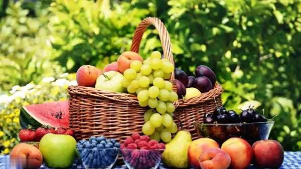 西瓜升血脂吗(西瓜是血脂“催化剂”？医生提醒4种水果少吃保血脂正常)